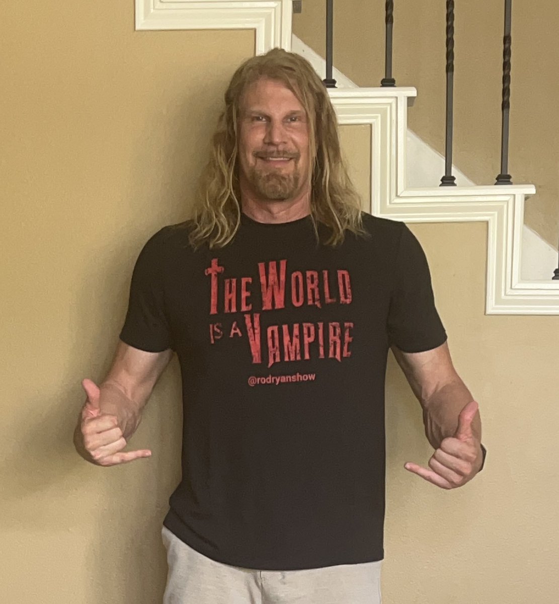 delongedude's tweet photo. Cant promise I won’t bite ya, but this  Rod Ryan Show Vampire Tee certainly doesn’t bite!!! Don’t suck, getcha one!!! @rodryanshow  #homeroomforlife #iloveChile https://t.co/vL1GflWjXI