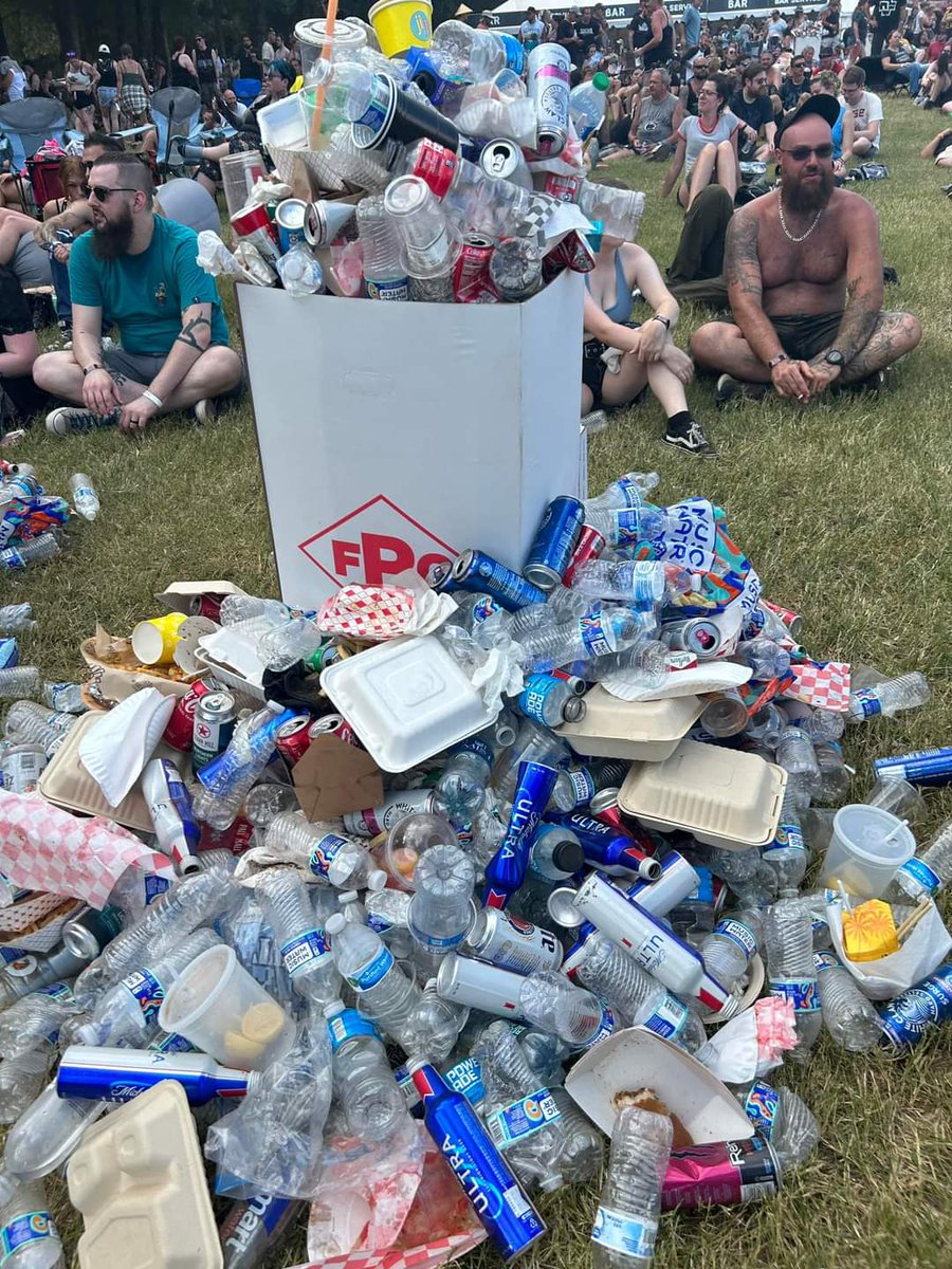 Justin (@tehcubsfan) on Twitter photo <a href="/BlueRidgeRock/">Blue Ridge Rock Festival</a> Is an absolute Fucking joke. 90+ degree weather, two hydration stations (Only 1 is GA, other is VIP) Price gouging - 1 bottle of water is $4. Campers waited over 12 hours just toget into the festival grounds 1/x <a href="/BlueRidgeRock/">Blue Ridge Rock Festival</a> Is an absolute Fucking joke. 90+ degree weather, two hydration stations (Only 1 is GA, other is VIP) Price gouging - 1 bottle of water is $4. Campers waited over 12 hours just toget into the festival grounds 1/x