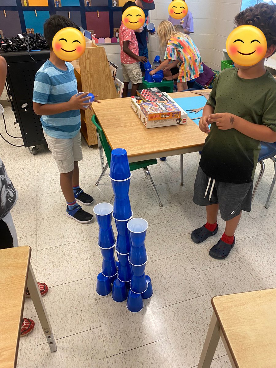 MsFeenstra's tweet photo. Grade 2/3’s at @NorthridgePS started off the school year working on collaboration, cooperation, and problem solving as they worked on building the tallest tower! https://t.co/dd20Iy8kDK