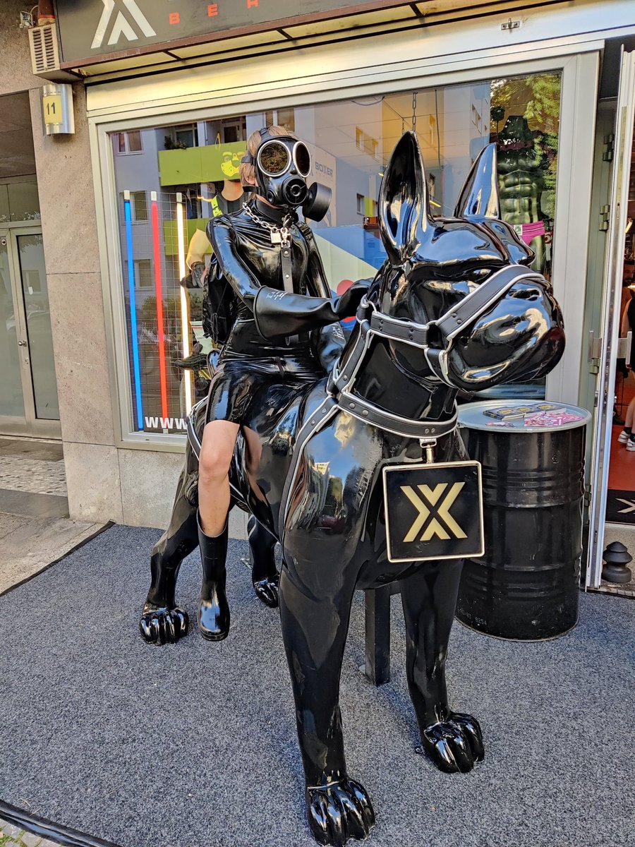slave_Dafy's tweet photo. Just a drone on the dog https://t.co/m0rYHQHWY2