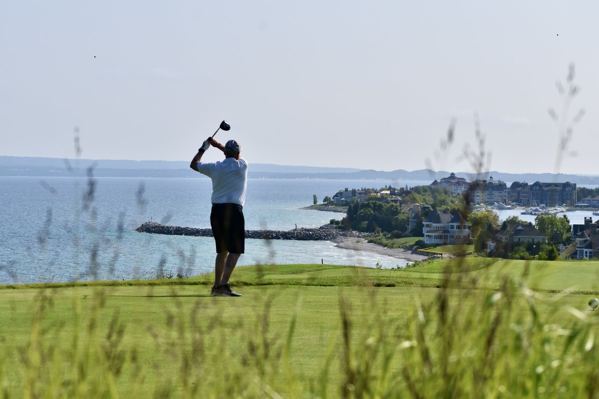 BOYNE_Golf's tweet photo. Golf and the great outdoors – a perfect match! Our golf courses are surrounded by breathtaking nature and wildlife. Share your encounters with the local fauna during your rounds at #BOYNEGolf! https://t.co/rwGi2plY6s