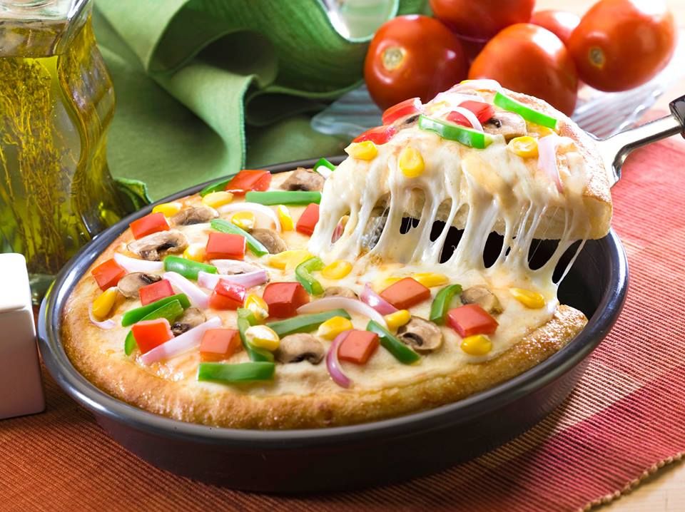 nordinejbilo's tweet image. Cheese Burst Pizza: A Heavenly Explosion of Cheese and Flavor
#CheeseBurstPizza #pizza #cheese #recipe #dinner #food #ymmy
FullRecipe:hychef.com/2020/04/asian-…