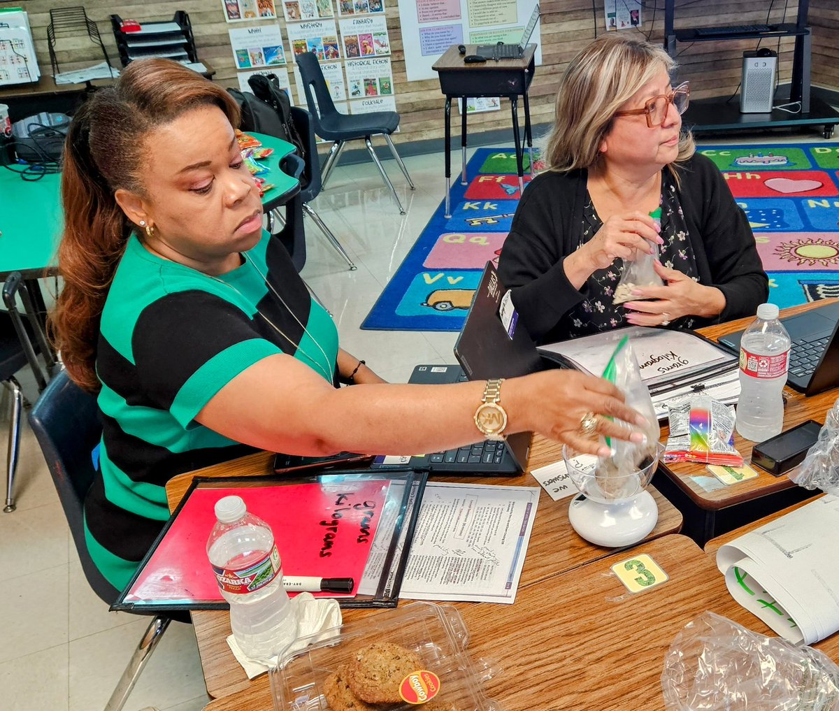 Migue_Campuzano's tweet photo. #ConradVT CLT Thursdays; amazing leader collaboration today. Our leaders prepare for their  PLCs by creating their back-pockets &amp; rehearsing best instructional practices with one another. Leading by example ☝🏽 @DallasISDSupt @RyanZysk @SBarrios_DISD @ConradSchools https://t.co/9wNCAShFsU