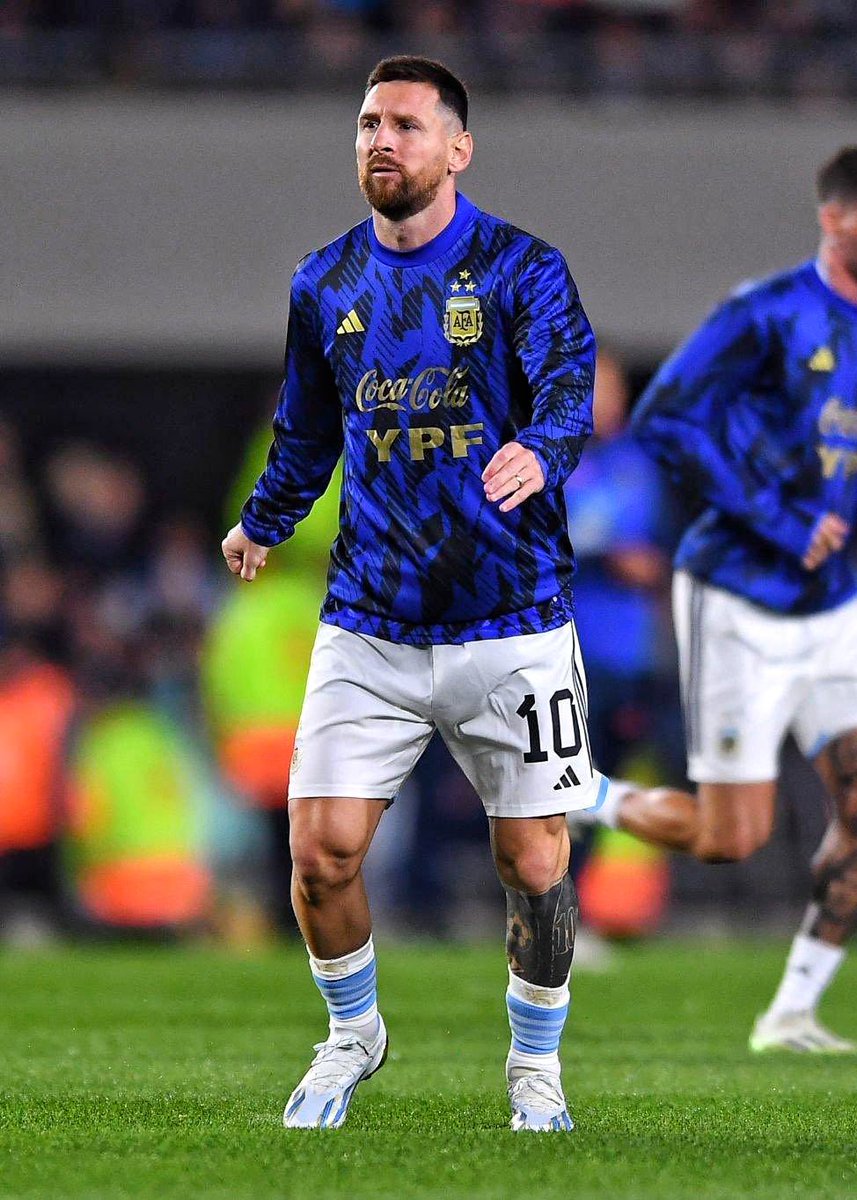 Messias30_'s tweet photo. La facha del tipo. https://t.co/BnREH2lMgA