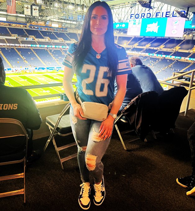 Lets go #Lions  #DetroitVsKansasCity #ThursdayNightFootball #nfl https://t.co/pq2Sb26Wm1<a href="/tag/lions"class="tags">#Lions</a><a href="/tag/detroitvskansascity"class="tags">#DetroitVsKansasCity</a><a href="/tag/thursdaynightfootball"class="tags">#ThursdayNightFootball</a><a href="/tag/nfl"class="tags"><span>#nfl</span></a>