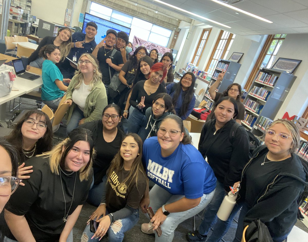 Milby HS Library ♥️📚📖 📝🌱🌎🌳✌️🦋♻️🐱🐶 tweet media