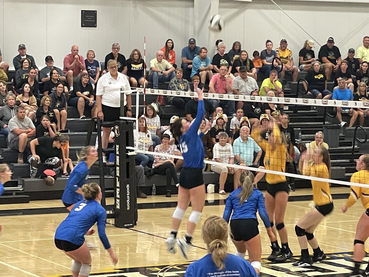 WRRidersSuper's tweet photo. Lady Riders win game 2, 25-18 #WeR https://t.co/hjIwSyNwT8