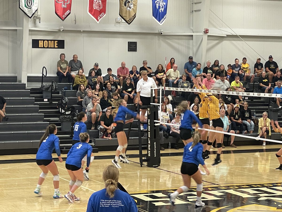 WRRidersSuper's tweet photo. Lady Riders win game 2, 25-18 #WeR https://t.co/hjIwSyNwT8