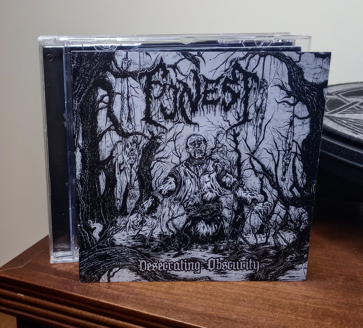 divinenothuman's tweet photo. On tonight's playlist, some rotten, stinky and putrid old school Death Metal from the grave 🍻

🇮🇹 FUNEST: "Desecrating Obscurity" (2014) 

🎧 https://t.co/IX4w1dB1eK

#Funest #DesecratingObscurity #DeathMetal #NowPlaying #Metal #Playlist #OSDM #MetalTwitter #MementoMori #CD https://t.co/lkdcfoxMAe