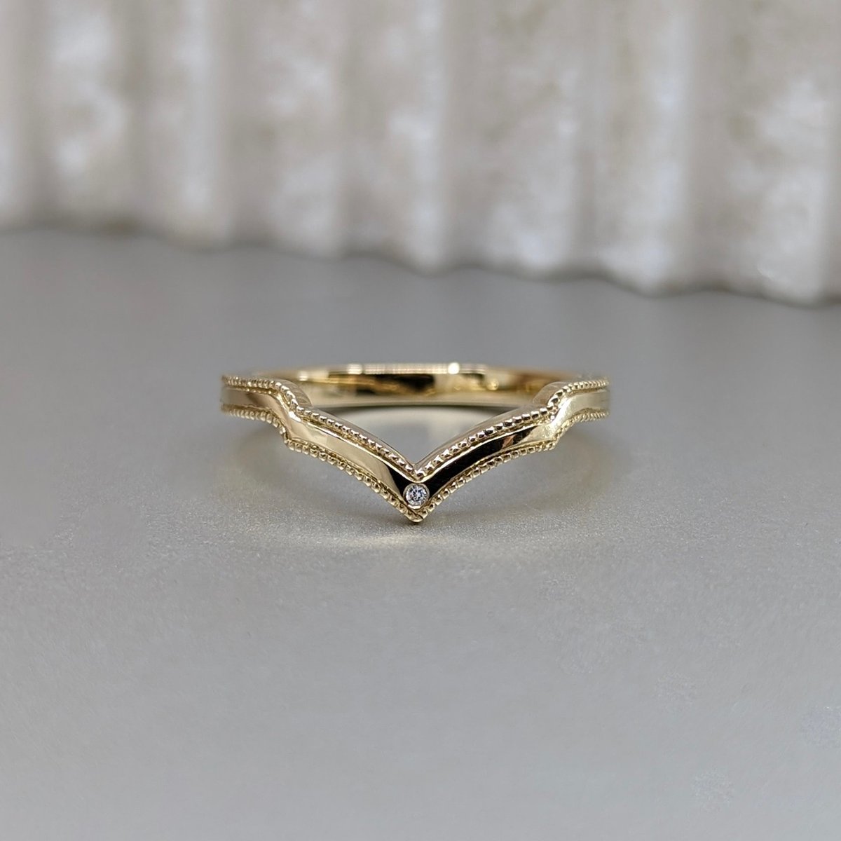 fairinacheng's tweet photo. I posted a photo last month of the engagement ring paired to this simple yet striking gold wedding band.⁠
⁠
Hint: The ring features a bold Australian sapphire and two lab created diamonds. Which ring do you think it is? 😉⁠
⁠
⁠
...https://t.co/ZN5DdfnjLb https://t.co/MrfVydFFxT