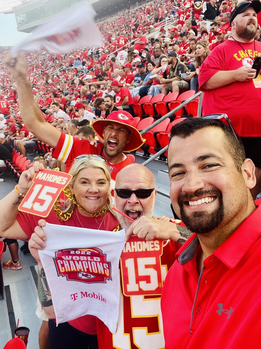 CoachSwatek's tweet photo. Feels good to be HOME!! #ChiefsKingdom  #ChiefsvsLions #ReigningSuperBowlChamps #RaiseTheBanner 
#NFLOpener https://t.co/qcZg0TPEY8