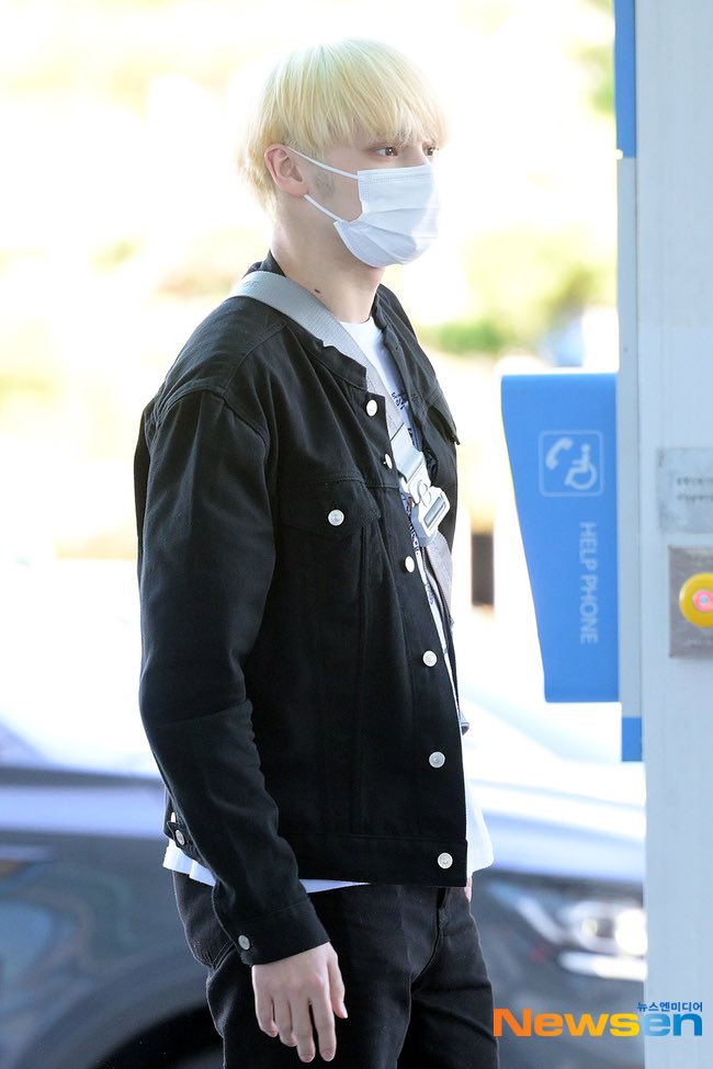 txt_sarangdan2's tweet photo. 230908 #투모로우바이투게더 인천공항 출국 기사사진 모음 https://t.co/g2T776iMwa