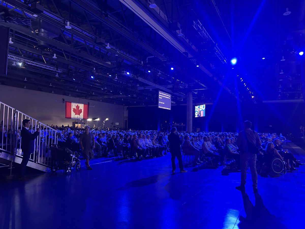 It’s standing room only for the first night of the CPC policy convention in Quebec City. The party says there’s over 2,500 delegates here — a record attendance for the modern Conservative party. The crowd’s fired up. Trudeau’s the name on everyone’s lips. #cdnpoli