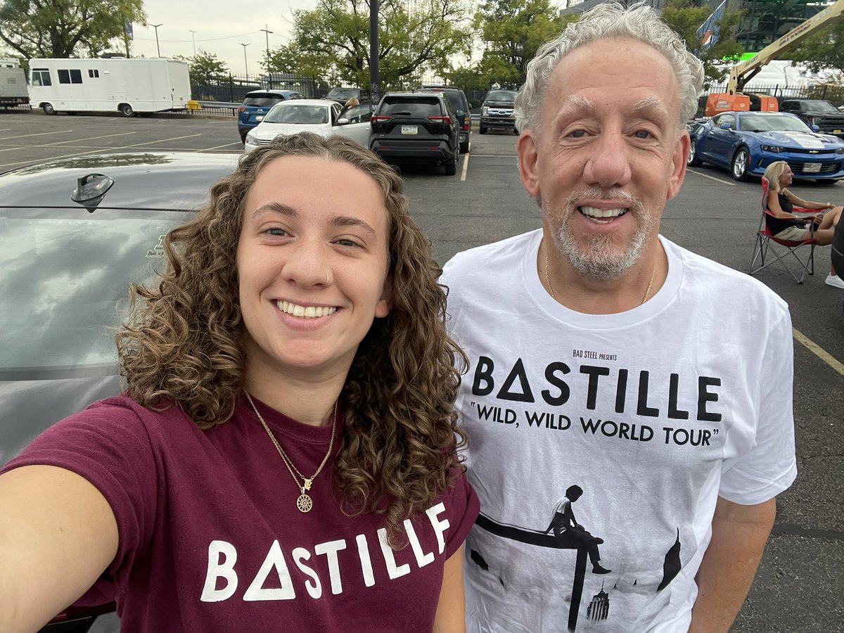 eharrison2017's tweet photo. @bastille @bastilledan what an INCREDIBLE set - my dad and I are your biggest Philly fans and come to every show - of course wish it was longer but grateful you were feeling well enough to perform!!! https://t.co/xQNGHzF1yq