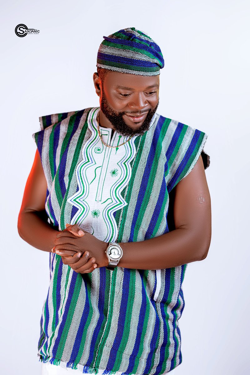 FSJOSIAH3's tweet image. Original traditional #Kissi dress. Modernising and mixing it up with some modern stuffs is the goal now✌️

#SierraLeone #Eastern #Region