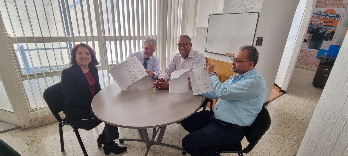 Un gran paso juntos, firmamos un convenio con el Centro Terwilliger de Innovación en Vivienda de <a href="/HabitatMexico/">Hábitat México</a>

Gracias <a href="/RolandPearson/">Roland V. Pearson, Jr.</a>,  Fernando Mendoza N. y ambos equipos por su entusiasmo.

Vamos por acciones concretas!