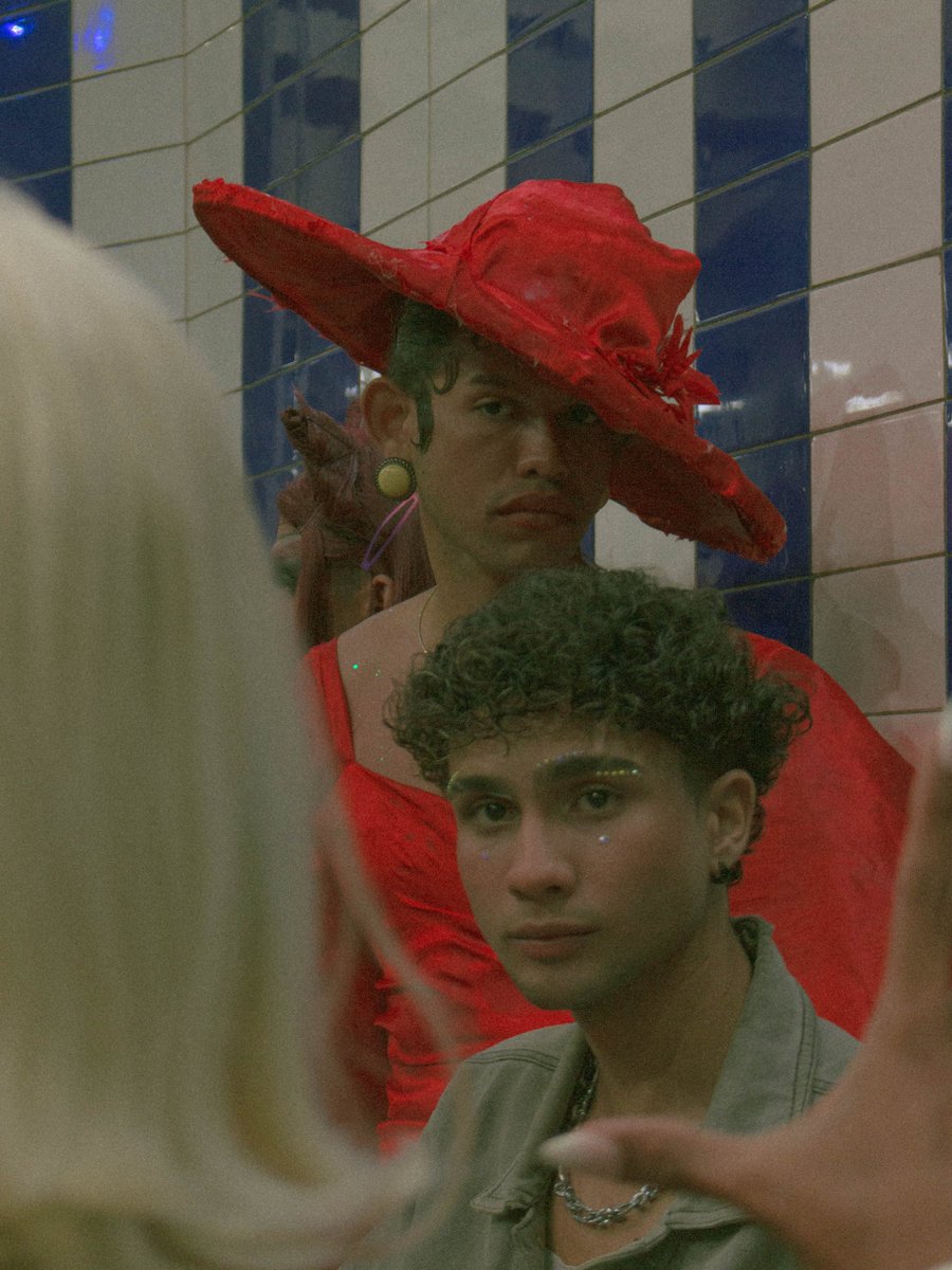 wintour_elektra's tweet photo. tbt pq no tengo ni una fotico nueva https://t.co/8bv3aYM1FP