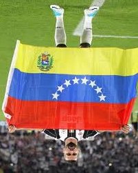 Verdugo2021's tweet photo. Nadie que mal ponga nuestros símbolos patrios, merece representarnos. Apoyaré a La Vinotinto, cuando este señor abandone la selección de futbol https://t.co/PlK0Y1ZQRh
