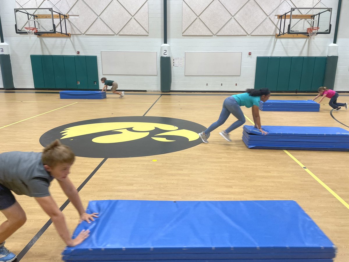 CMS_Bass's tweet photo. Q1 fitness testing is done! ✅ Time for some “sneaky fitness” with #MatRaces @CorkscrewMiddle #ccpsfamily @ccpsDRIVE2BFIT #PhysEd https://t.co/KaHN2Mc9it