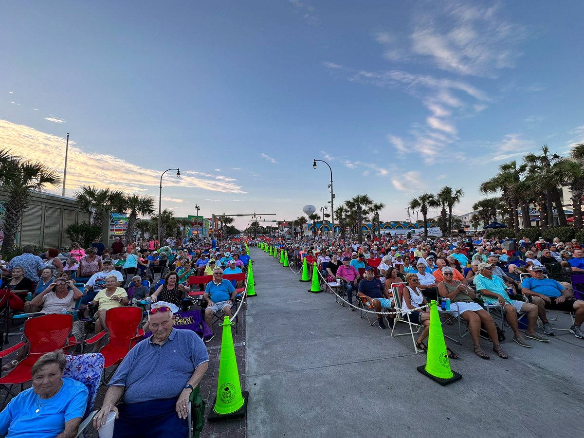 CityofNMB's tweet photo. Music on Main with Jim Quick & Coastline under a Carolina sky ❤️
Sponsored by the City of North Myrtle Beach and Coastal Carolina National Bank.
#BeachMusic #ShagDancing #LiveMusic #ExploreNorthMyrtleBeach #CityOfNMB #MusicOnMain https://t.co/0NAUDcg4uk