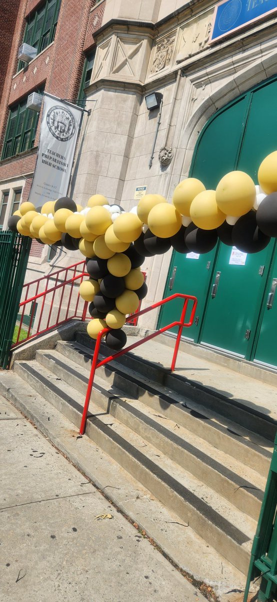 BrooklynNorthHS's tweet image. Teachers Prep and Maxwell welcoming and engaging with their students on the first day of school! #fdos