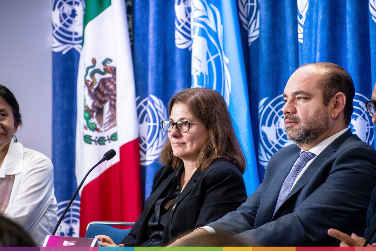 israeljero's tweet photo. Durante la presentación en la @ONUMX del informe "Educar a la juventud en escenarios de emergencia, Buenas Prácticas de Aprendizaje a Distancia y Modelo Híbrido de Educación Media Superior en el Estado de México", el cual se elaboró en colaboración con la @UNESCOMexico, se abordó la importancia de las estrategias que realizó la #EMS para mejorar la educación en situaciones de crisis y emergencia, así como la implementación de la #ECIG, la cual fue promovida por el Gobernador @alfredodelmazo y cuyo principal objetivo es que la educación sea el eje transformador de las sociedades.
@geramonro05 
@TinocoGRogelio