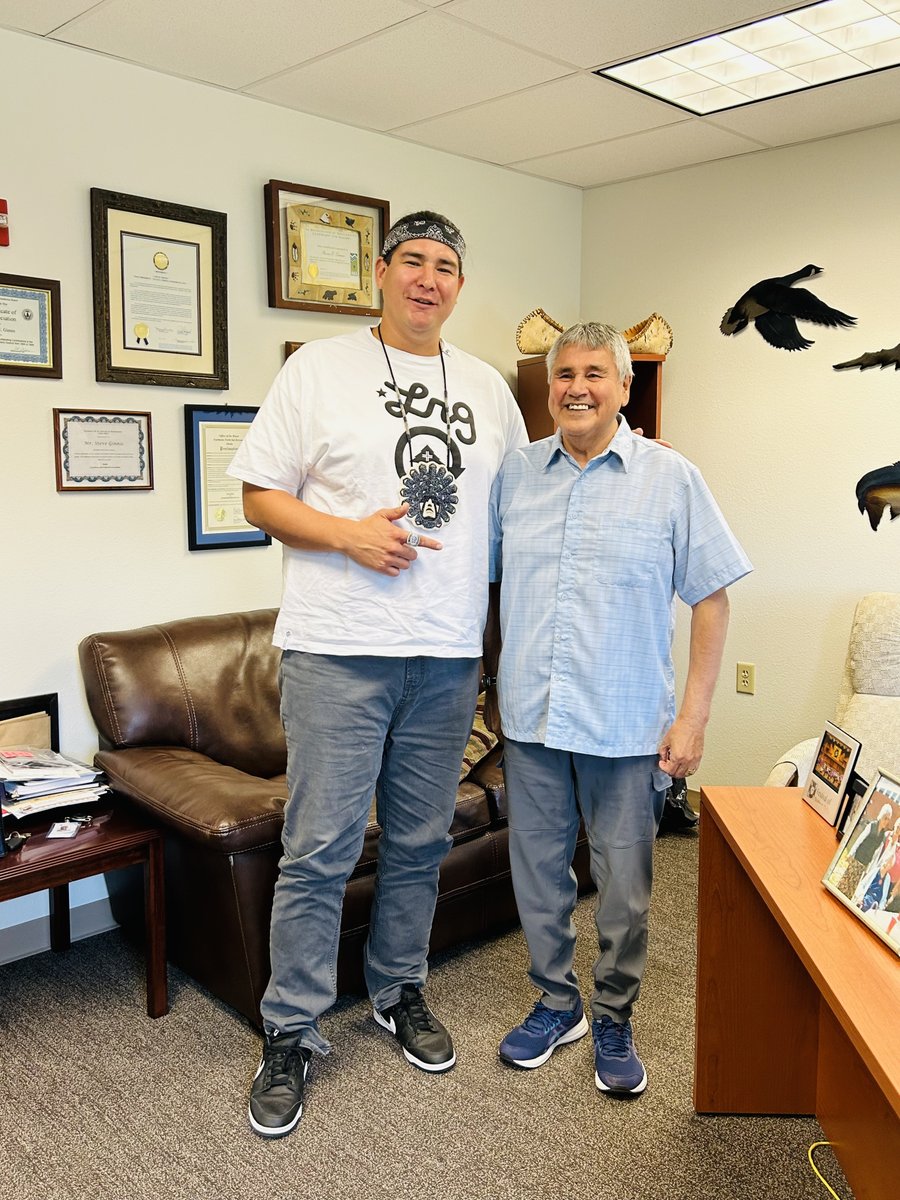 Former NFL star Levi Horn, Northern Cheyenne, stopped by FNA this morning! 

Don't miss out on the opportunity to hear him share his journey of overcoming barriers and his challenges and triumphs as an Indigenous athlete! 

TONIGHT at West Valley from 6:00-8:00 PM!