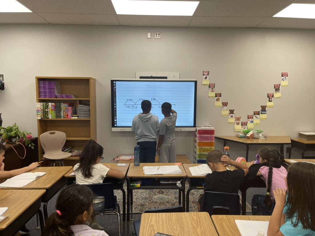 MrsGMunro's tweet photo. Working together to solve a 3-digit addition problem using the number like strategy. I love giving my kids a chance to “Show what you know”! #Pmedolphins @PME_Katyisd https://t.co/zPaX8GvX8Q