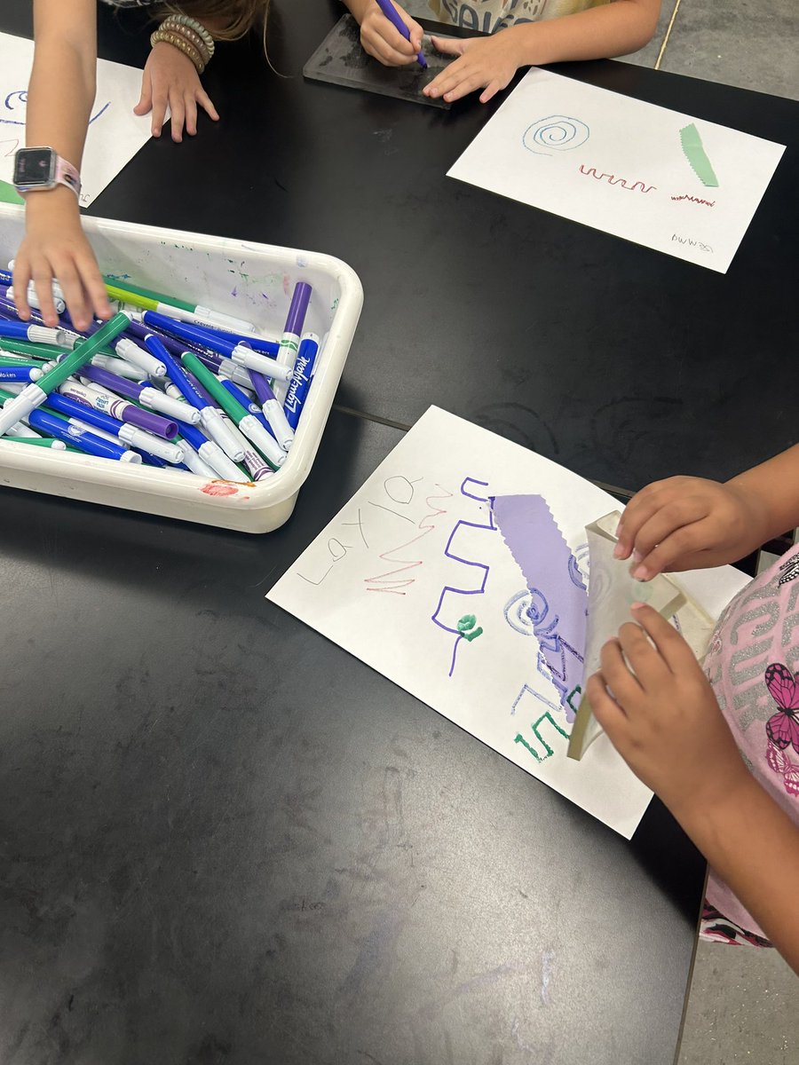 MrsNArtStudio's tweet photo. First graders created and identified different lines this week in their art studio @MedillElem @LCSGales #galesart #lines https://t.co/0kq0zKwm9W