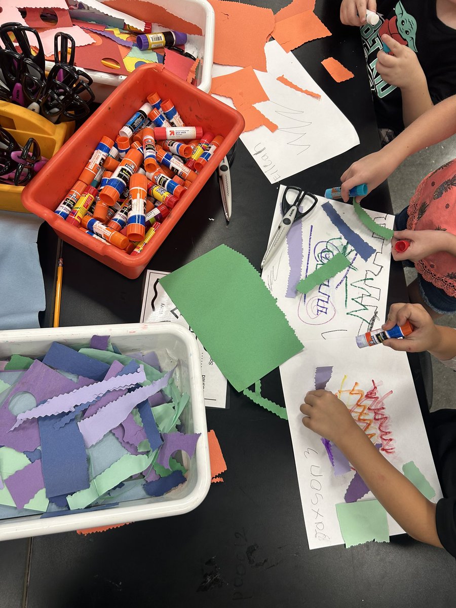 MrsNArtStudio's tweet photo. First graders created and identified different lines this week in their art studio @MedillElem @LCSGales #galesart #lines https://t.co/0kq0zKwm9W