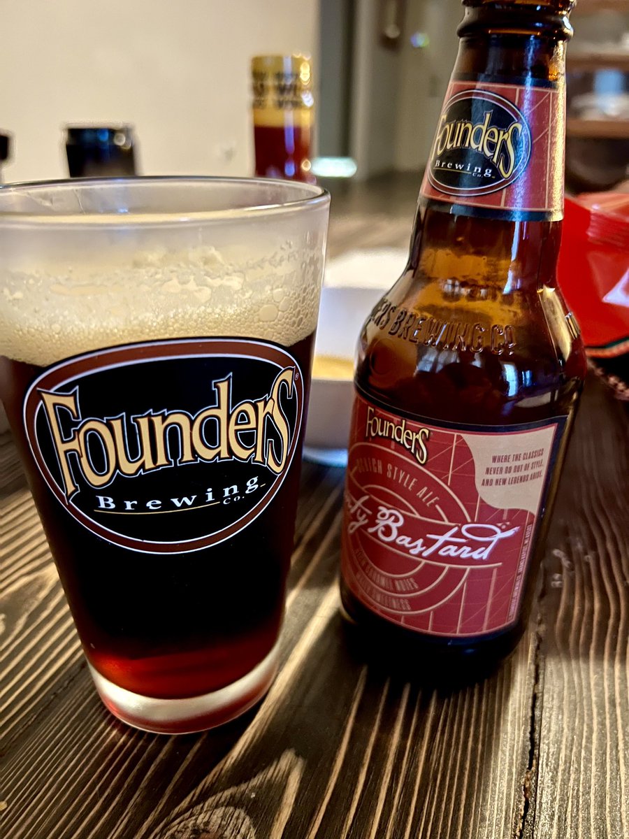 davidbimages's tweet photo. Hello ⁦@foundersbrewing⁩ from #oklahomacity getting ready to watch my ⁦@Lions⁩ football https://t.co/74V1YZesAQ