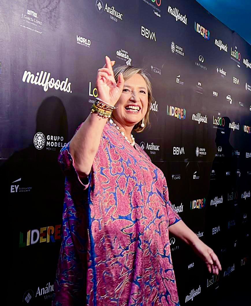 La #XochiSeñal en la comida anual de #Los300 <a href="/LideresMexicano/">Líderes Mexicanos</a>.

¡Gracias por la invitación! 

Me dio muchísimo gusto ver que cada vez hay más mujeres empoderadas en esta lista.🤞🏼