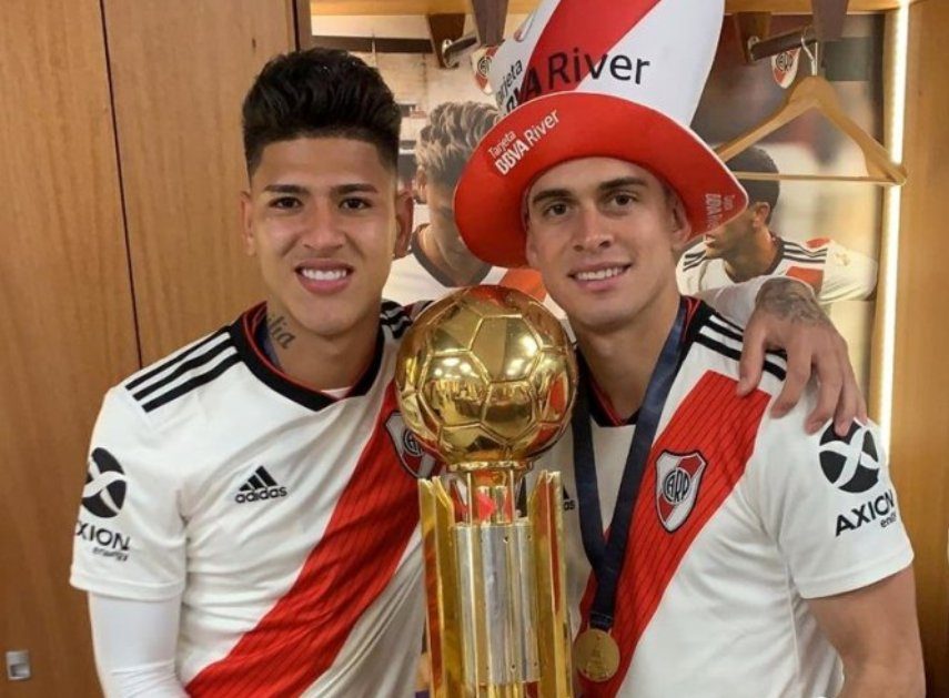 frabigol's tweet photo. PRIMER PELOTA QUE TOCA CARRASCAL EN COLOMBIA, SE SACA A TRES TIPOS DE ENCIMA, DA EL PASE Y TERMINA EN GOL DE RAFA BORRE

ADN RIVER 🇨🇴🇨🇴🇨🇴🇨🇴🐔🐔🐔🐔 https://t.co/3uJIY5HBhA
