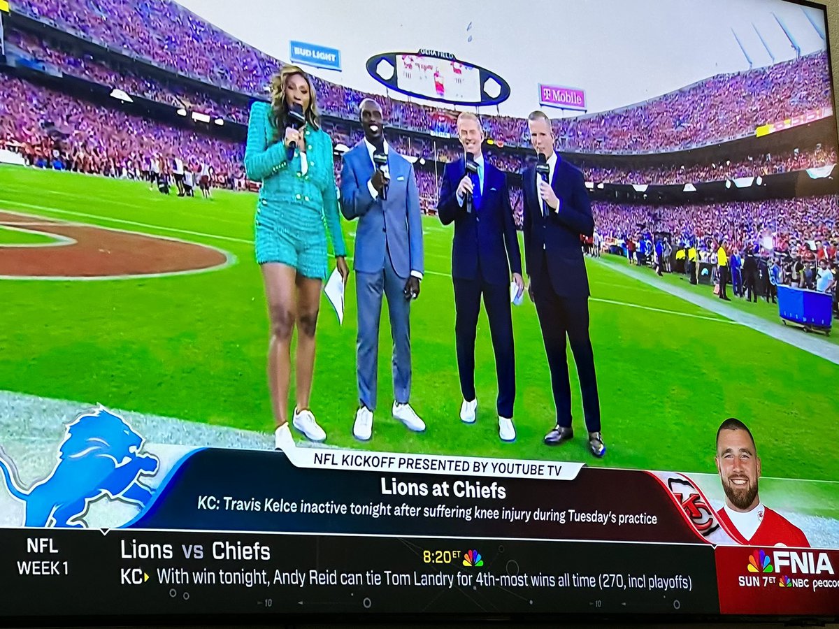 LetishaW's tweet photo. Why isn’t @CSimmsQB wearing tennis shoes like everyone else? @NFL @NBCSports @nflnetwork https://t.co/lxbzCom6Qt