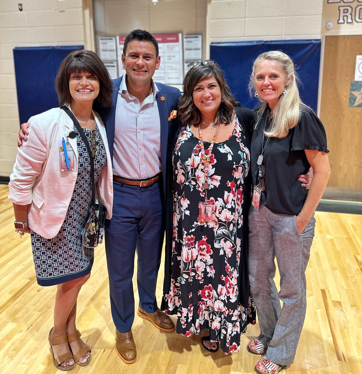 Julio C Hernandez tweet media