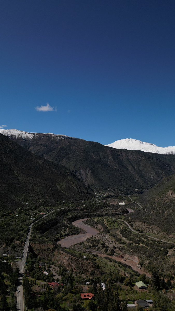 CharlyRabbit's tweet photo. Siempre que llovió paró #cajondelmaipo El Manzano https://t.co/9abWCBBBpY