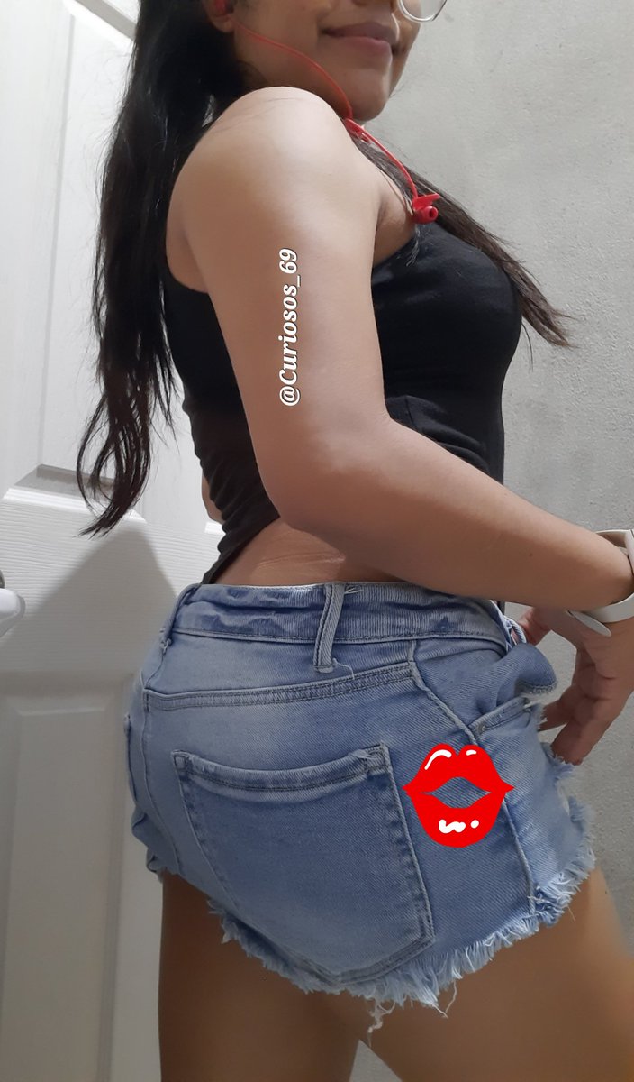 Con el permiso de mi esposito subiendo putifotos para uds 😈 
100 RT y subo una más candente 🤫