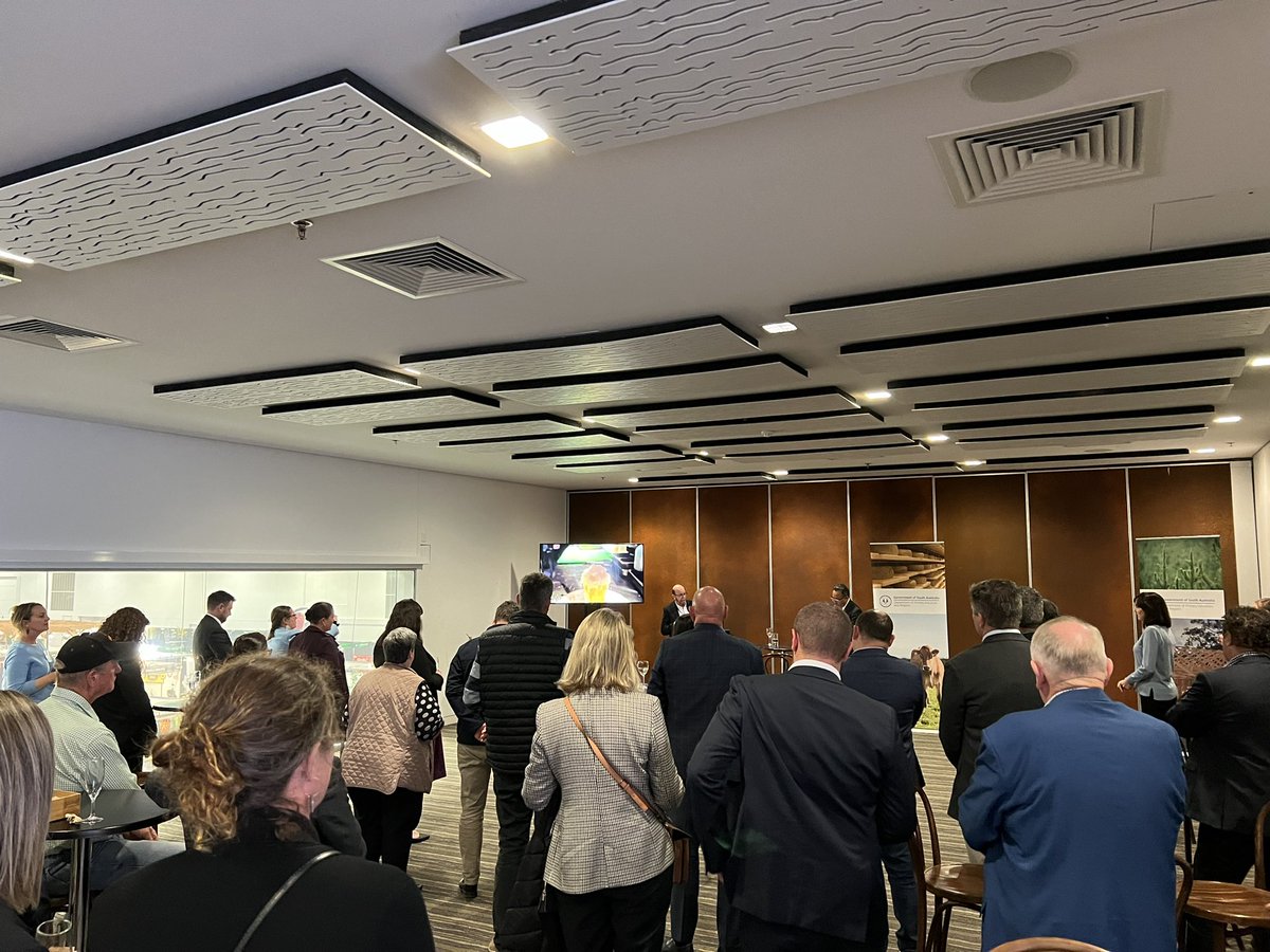 GrainProducerSA's tweet photo. GPSA attended the Minister’s Reception at the @adelaideshow meeting with industry and government stakeholders. Deputy Premier Susan Close spoke, as did @PProducersSA Chair Simon Maddocks and Show CEO Will Rayner #Adelshow https://t.co/hwvt5KkS0z