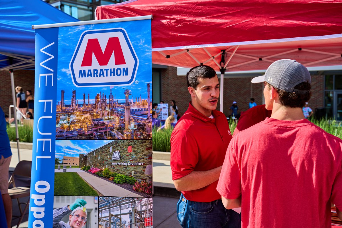 RoseHulman's tweet photo. Career opportunities are a key element of our recent @WSJ &amp; @PrincetonReview rankings -- based on  student surveys. Several companies participated in Welcome Fest, interviewing students on the evening before classes began. More to come @ Fall Career Fair on 9/27. #rosehulman https://t.co/pg1h4QUXw6