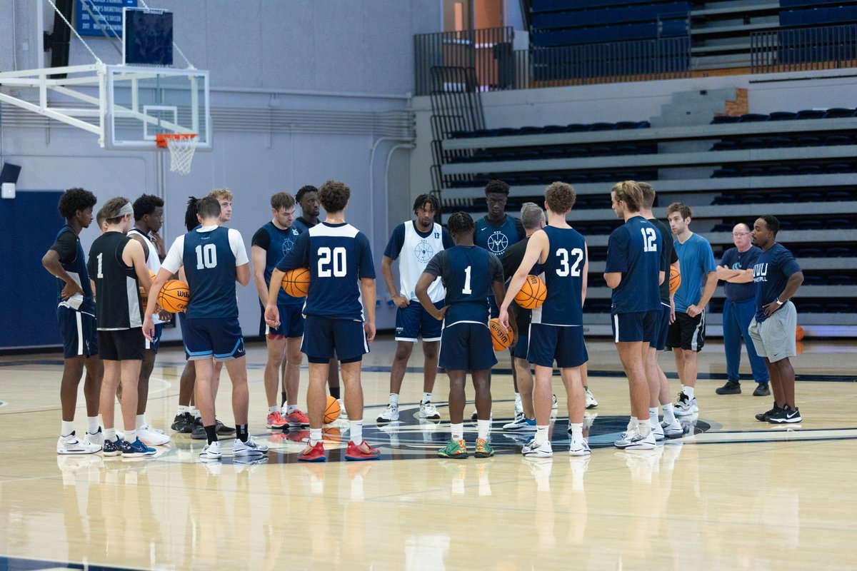 WWUAthletics's tweet photo. M🏀 | Scenes from the first practice of the 2023-24 season for @WWUHoops. WECU Court in Carver Gym was full of energy Thursday morning!

#GoViks https://t.co/EGhNx71Yoa