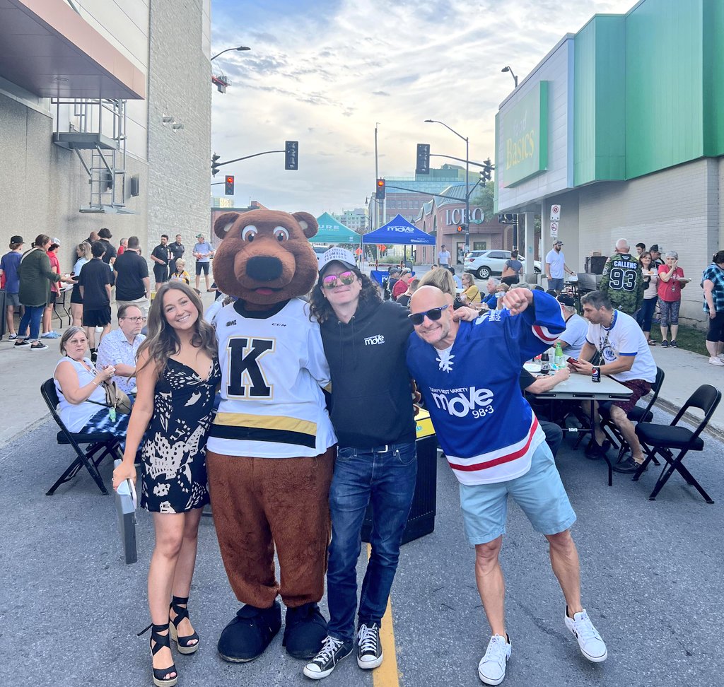 rockinreid's tweet photo. We're getting close to another @KingstonFronts season! We had a blast tonight hanging out at FanFest and the season ticket holder bbq! #GoFrontsGo #ygk https://t.co/8COAXyHthj