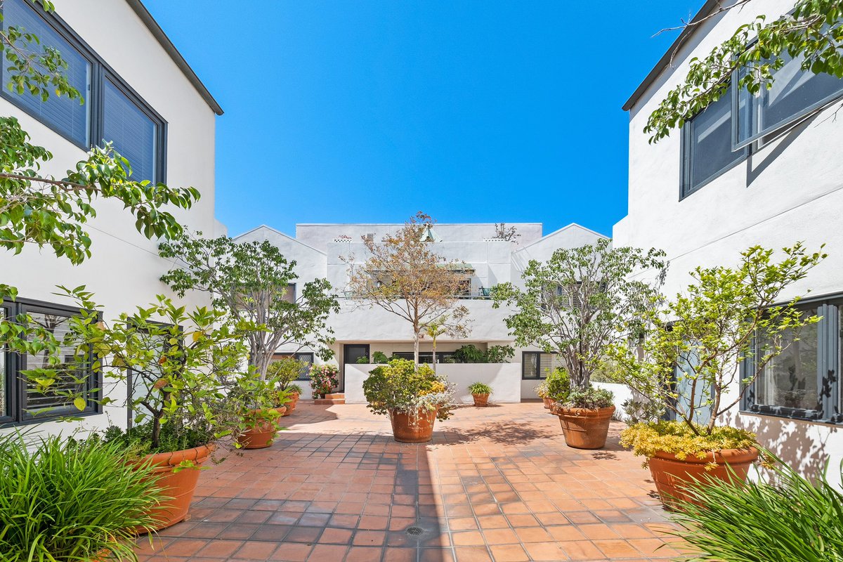 Christophechoo's tweet photo. 🔥 SOLD IN 2 DAYS! 🔥
Your success story could be next! 🫵🏼
SOLD: $1,320,000
#RealEstateSuccess #SoldIn2Days #StrategicPricing #RealEstateDeals #Negotiation #SmoothTransaction #ClosingDeals #WestHollywood #RealEstate #LA #Realtor https://t.co/YRyfcPKiyd