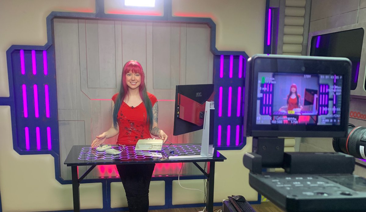 TristaBytes's tweet photo. Hi there! I’m a stage host, interviewer &amp; presenter. I’m best known for hosting panels at events &amp; for presenting a tech show on Sky TV. 

I’m also a Twitch Partner &amp; play a variety of indie &amp; AAA games as well as fundraising for various charities with comedy baking &amp; art shows! https://t.co/k2DyeF4rgj