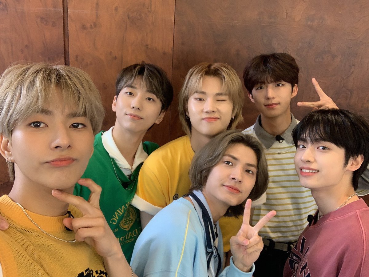 jooyeonbr's tweet photo. 📸 | Atualização do Xdinary Heroes com #JOOYEON.

"É a primeira vez cuidando de um bebê... 😅

Voltas e reviravoltas, aula para pais da XH 👶🍼
Podemos conhecer Seola?"

#주연 #XdinaryHeroes @XH_official 
#엑스디너리히어로즈 https://t.co/MOZysAu3cF