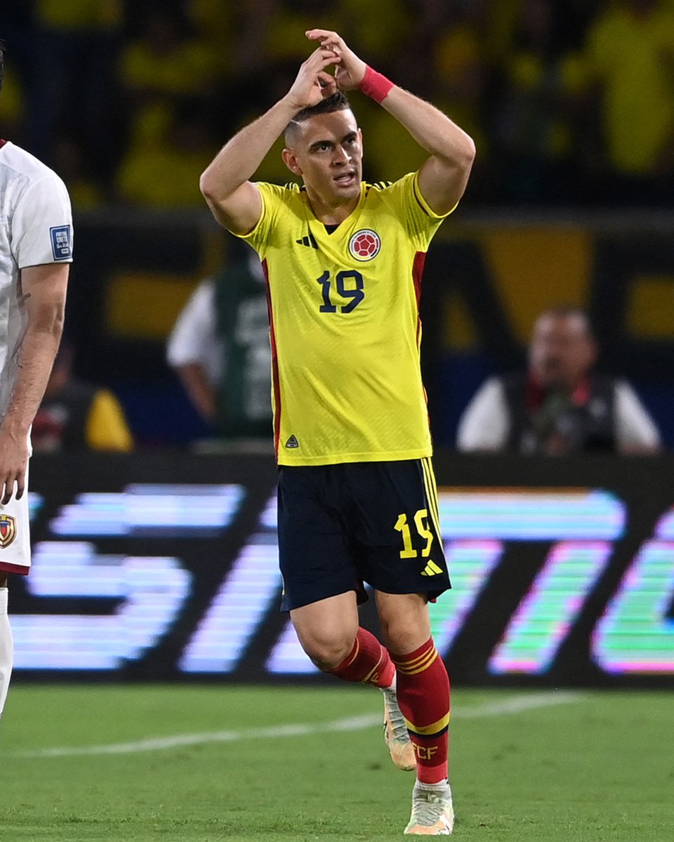 FIFAWorldCup's tweet photo. The first goal of #WeAre26 qualifying!

🇨🇴 Rafael Borre puts Colombia ahead in the second half!

@FCFSeleccionCol | #FIFAWorldCup https://t.co/Xkbp40UHGQ