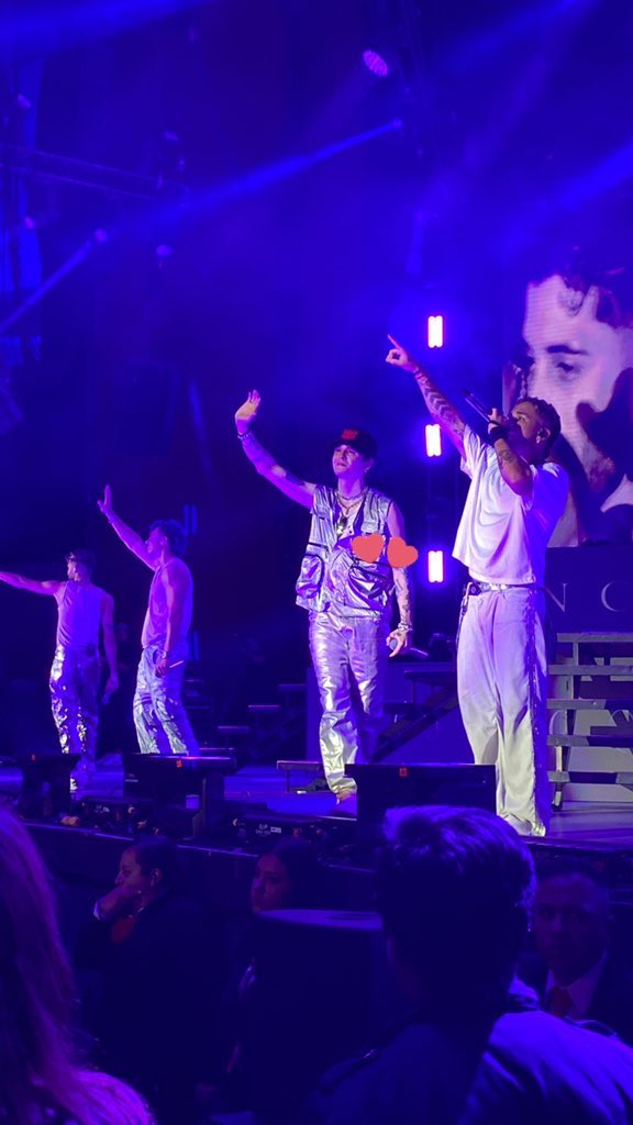 erickslifetime's tweet photo. no saben cuánto los amo @CNCOmusic 💖🇲🇽 https://t.co/7k7yob72Pm