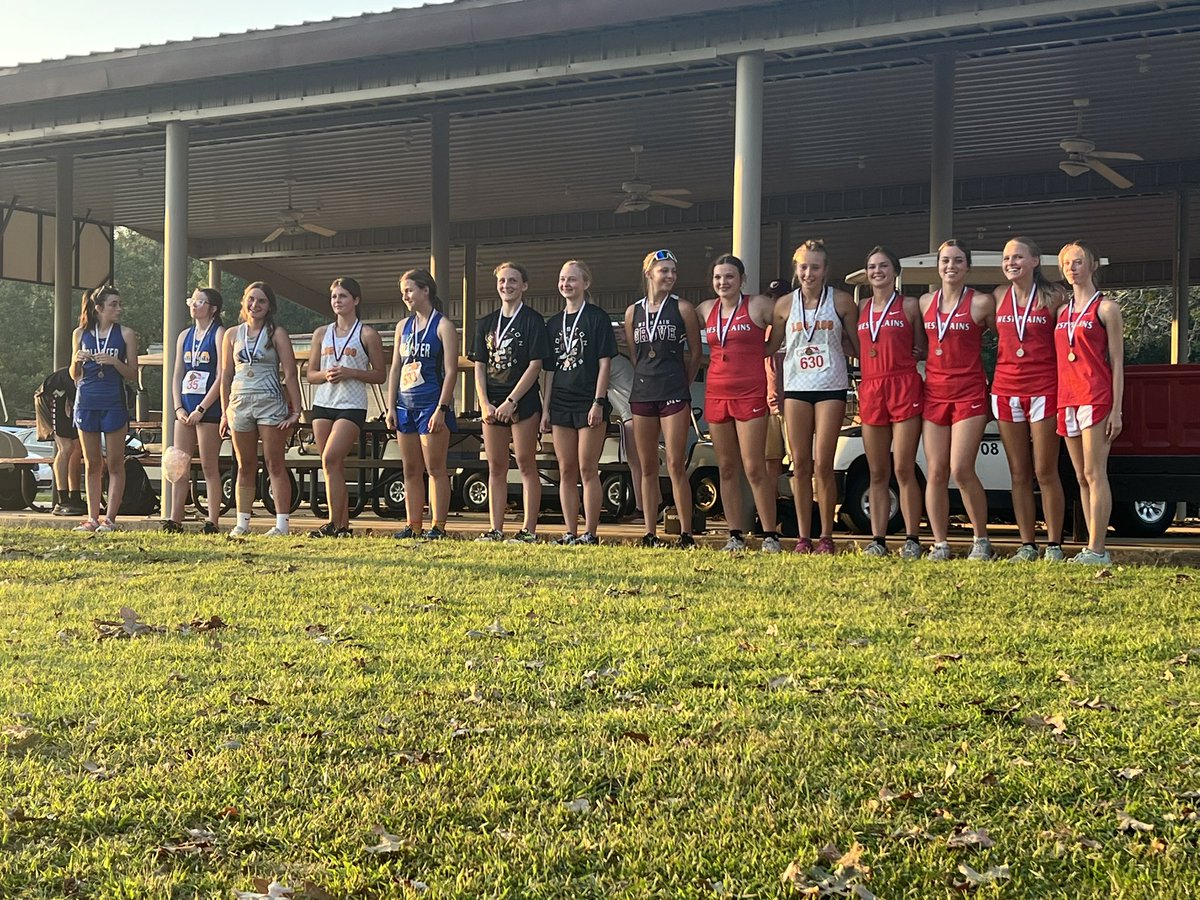 LogRogXC's tweet photo. Great meet for LR XC!! 2nd Place for both the Boys and Girls Teams in the Class 3-5 Division. It came down to a tiebreaker for the Girls! #Everyrunnercounts #WeAreLR @TheChainGang3 @LRWildcatATH @LRHSWildcats https://t.co/CloLaQeVBX