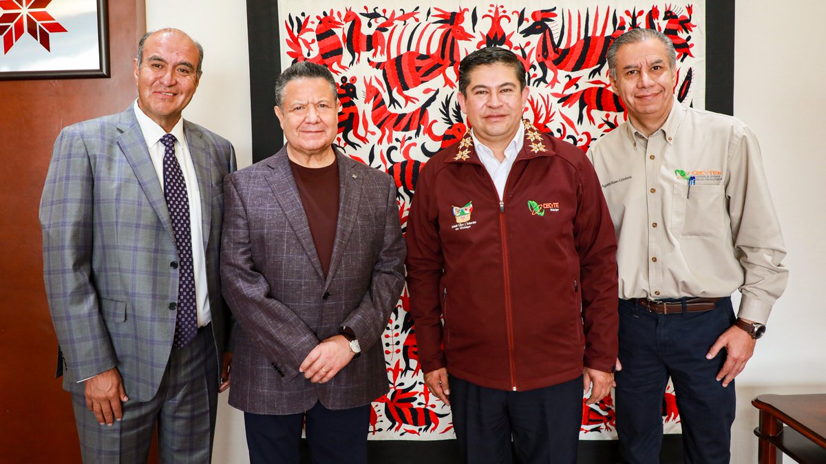 juliomenchaca_'s tweet photo. Seguimos generando vínculos entre el @GobiernoMX y el @gobiernohidalgo para mejorar la calidad de nuestro sistema educativo; por ello hoy nos reunimos con Alejandro Samuel Colín, coordinador Nacional de los ODES de CECyTE’s con quien estamos trabajando para potenciar el talento de las nuevas generaciones en Hidalgo.

#ConEducaciónHayTransformación 
#PrimeroElPueblo