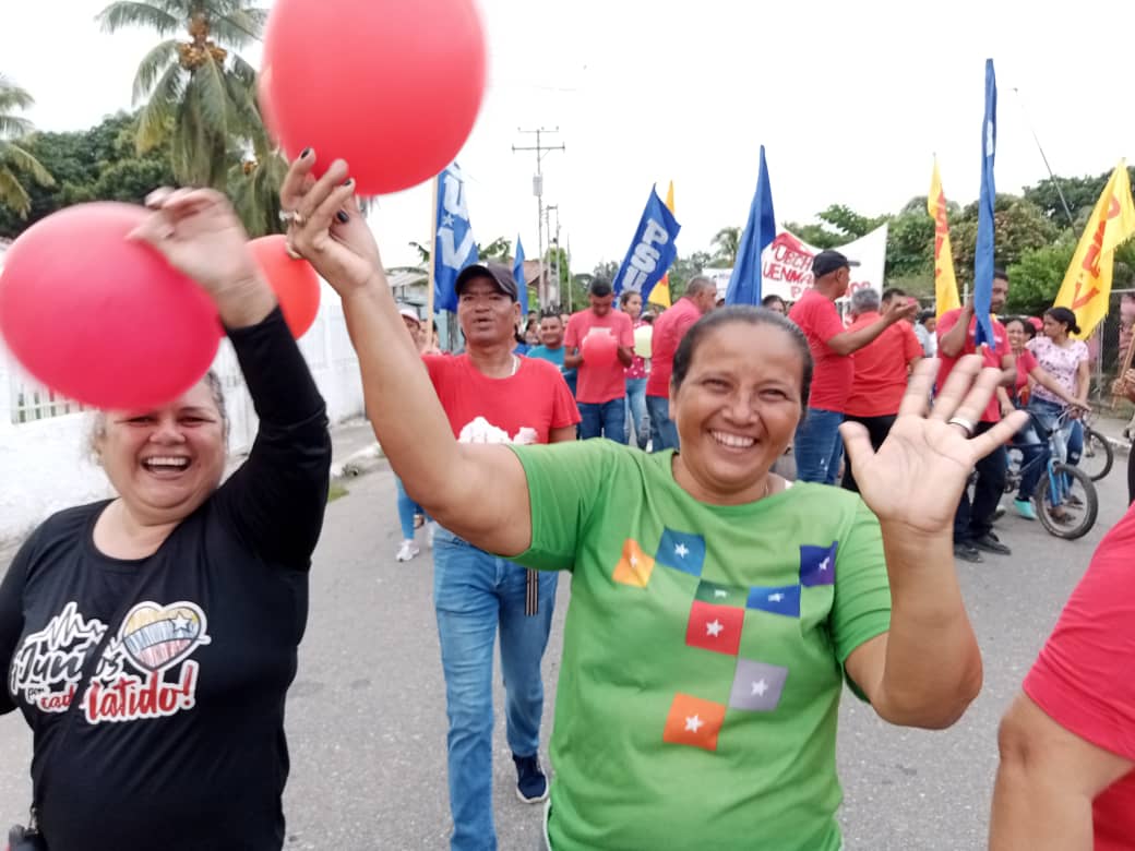 SoyPsuvBarinas's tweet photo. #EnFotos | El municipio #Obispos, #Barinas, se hizo presente con una hermosa caminata en respaldo al Pdte. @NicolasMaduro, desde el sector Antonio González.

🚩✊🏼✊🏽✊🏾🇻🇪

#7Sep
#PsuvBarinas
#PuebloMásMaduro https://t.co/NWrpgv4KmJ
