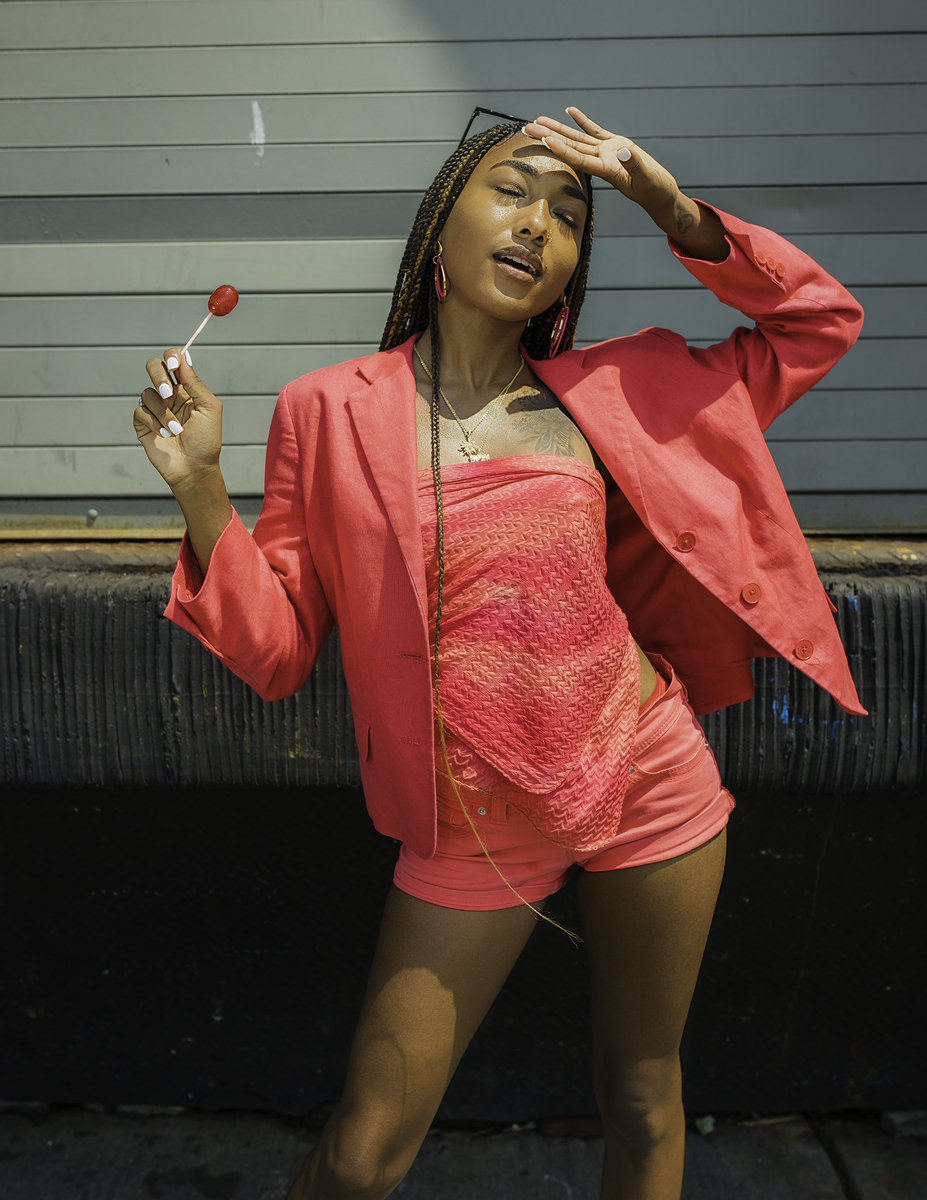 SinatraShotcha's tweet photo. My Beautiful Life Size Barbie Doll

Shot &amp; Edited By Me. 
#BarbieWorld #sinatrashotcha #phillycreate #blackbarbie #welocmetoroguerow https://t.co/hPYophh39d